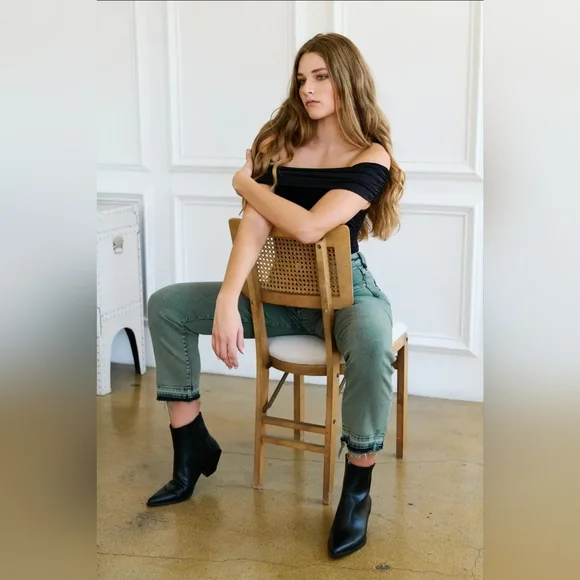 Artemis Women's Cropped Jeans in Green NWT - Picture 5 of 6